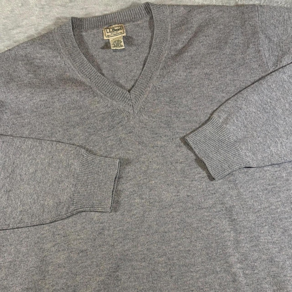90s Vintage L.L.Bean Cashmere V-Neck Sweater |  Gray | 2XL